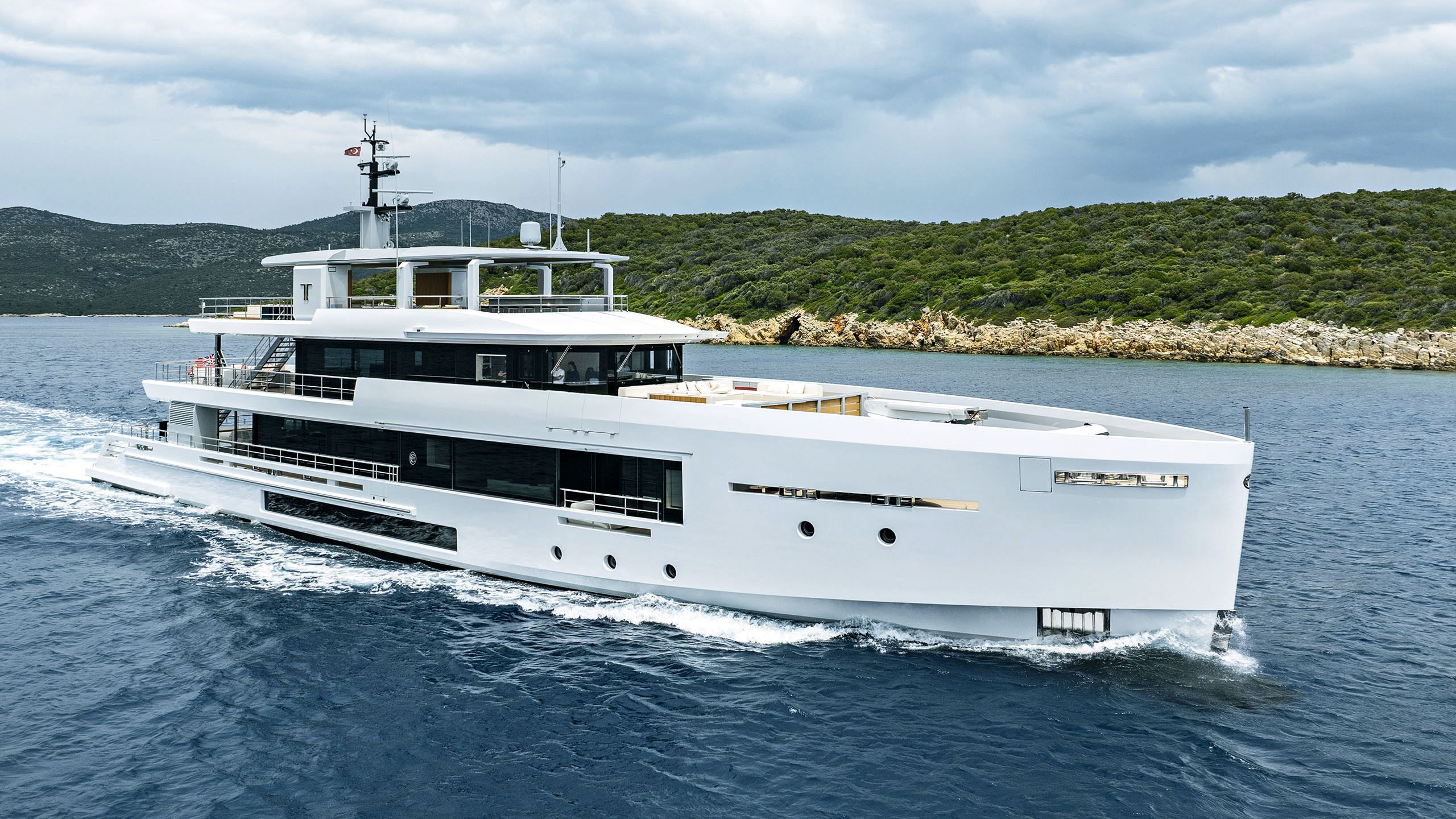 Side view of Tremenda on the water