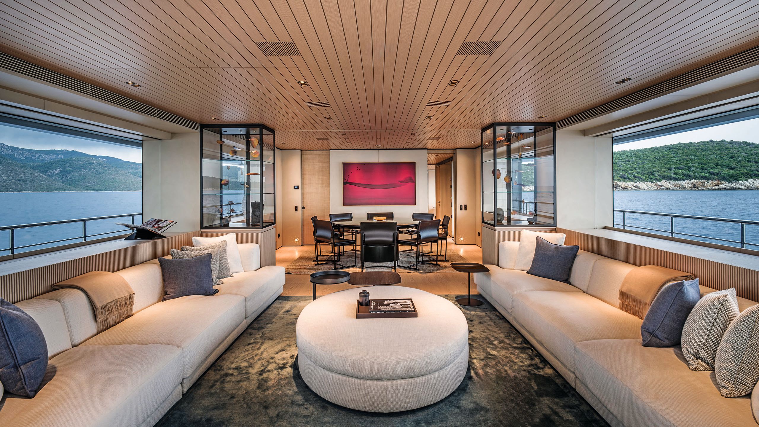 Alternative view of the main saloon