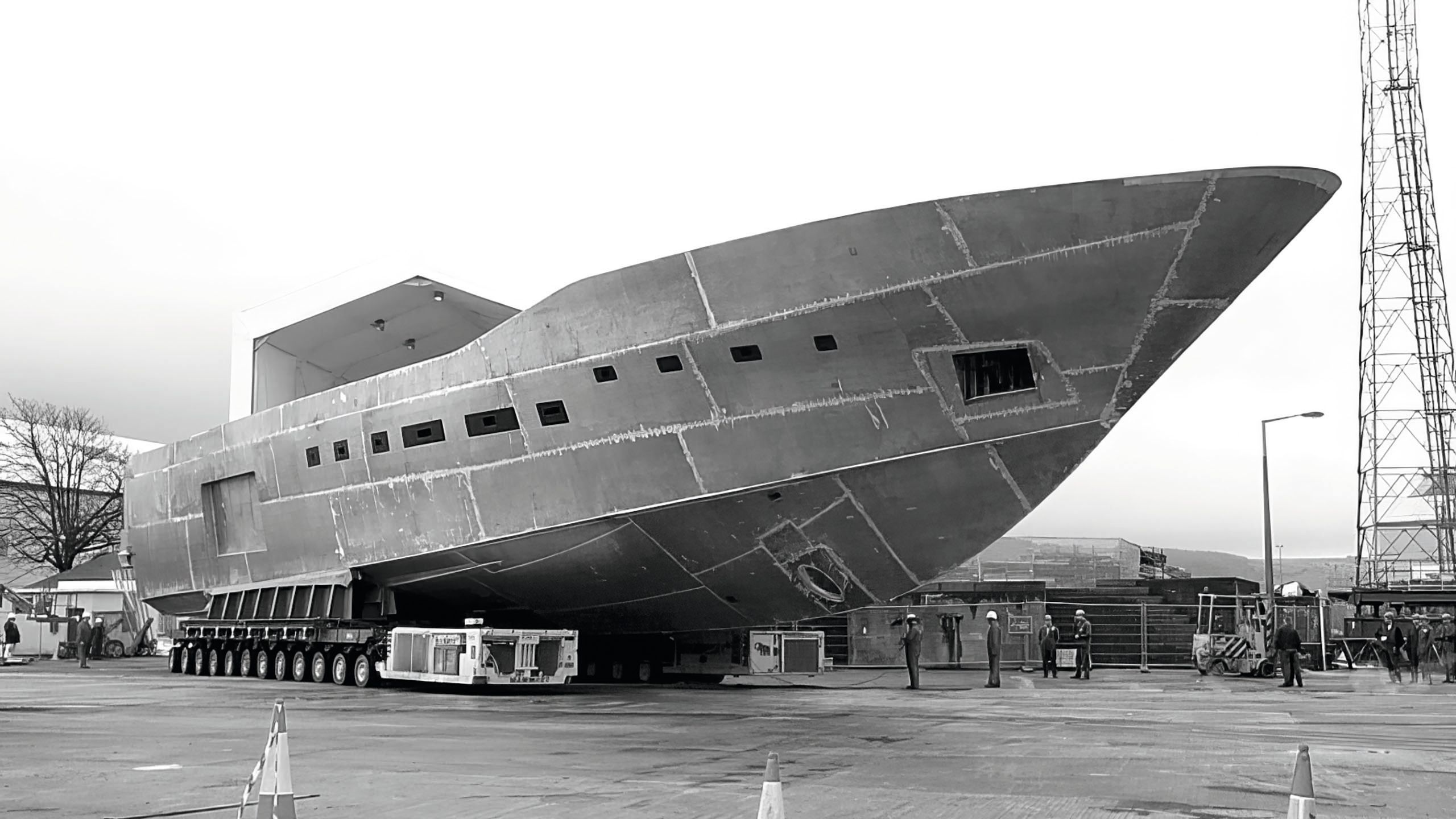 Black and white photo of Alamshar on dry land