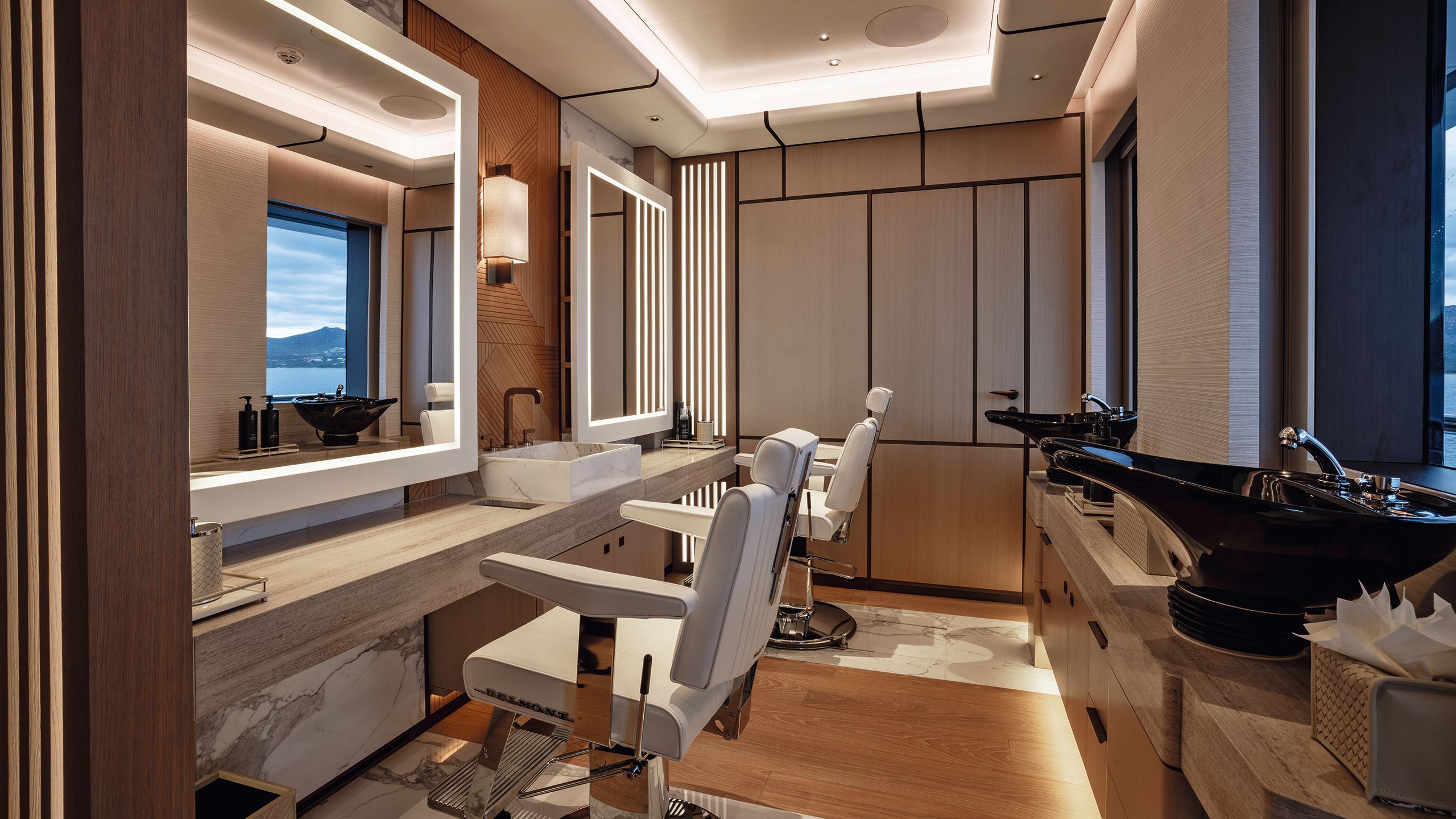 Salon with two hairdressing chairs