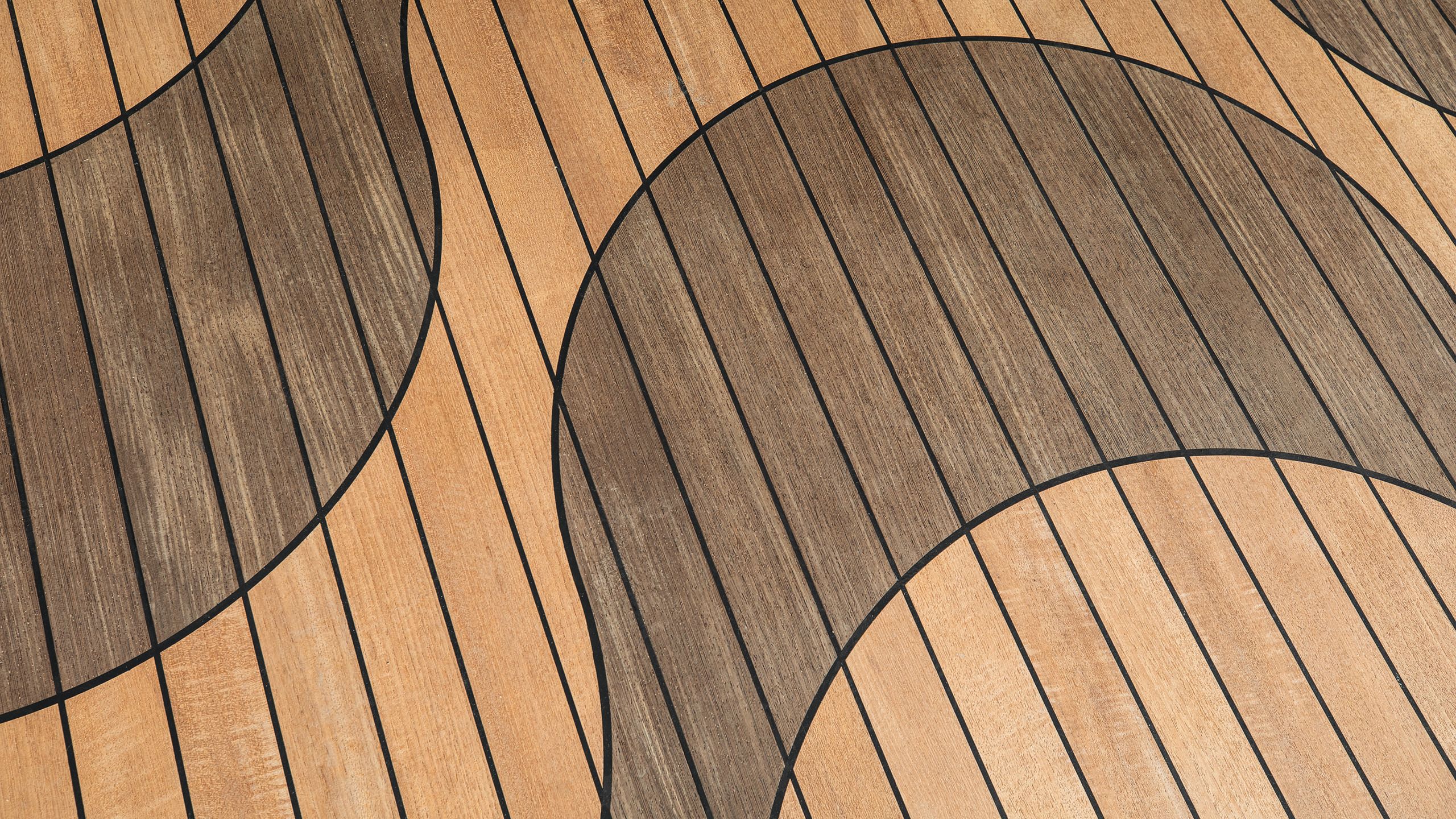 Abstract pattern on wood