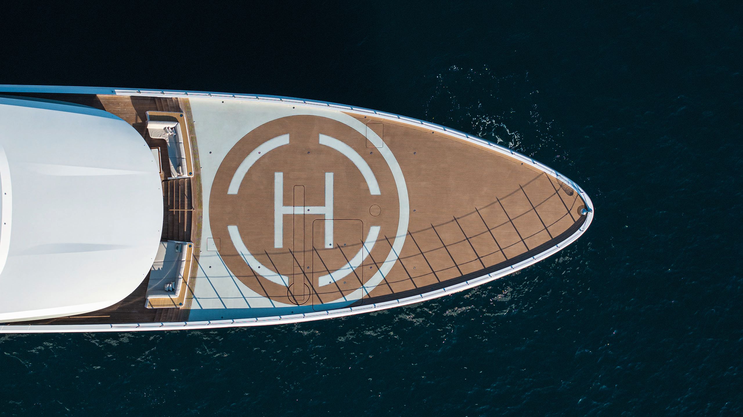 Platinum from above, focusing on the helipad