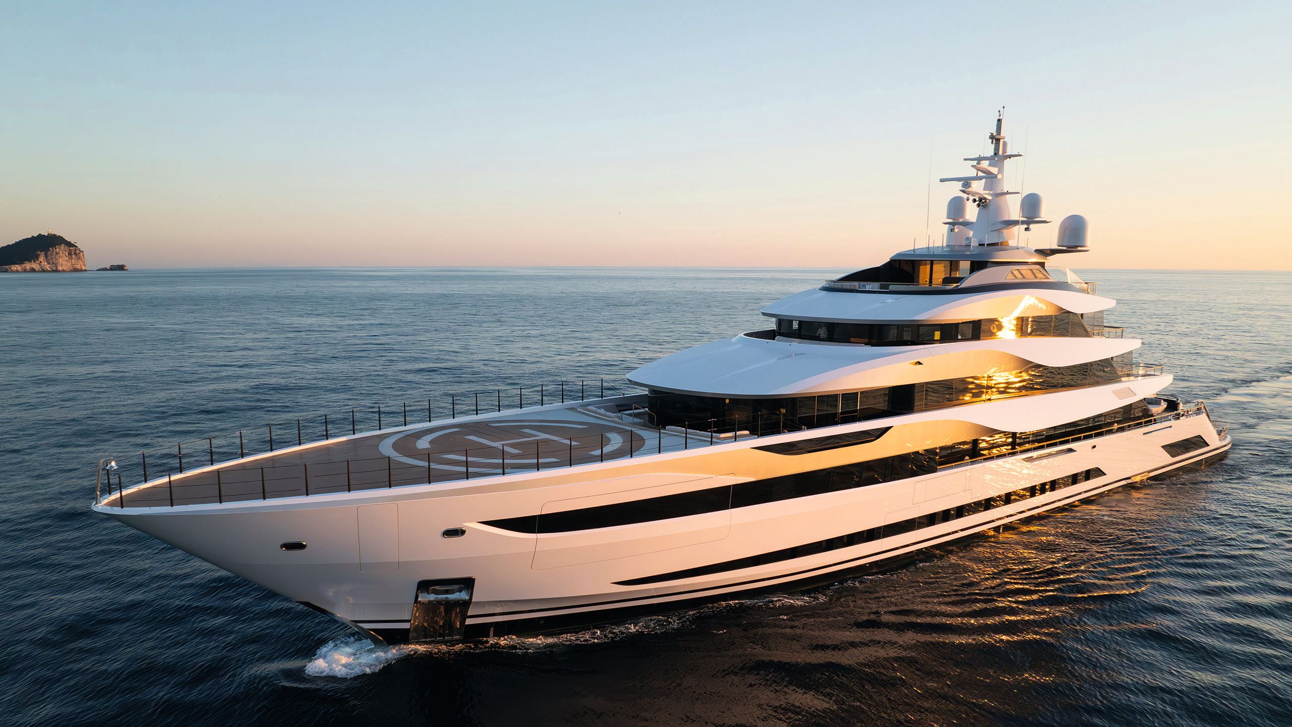 Platinum from the side on the water