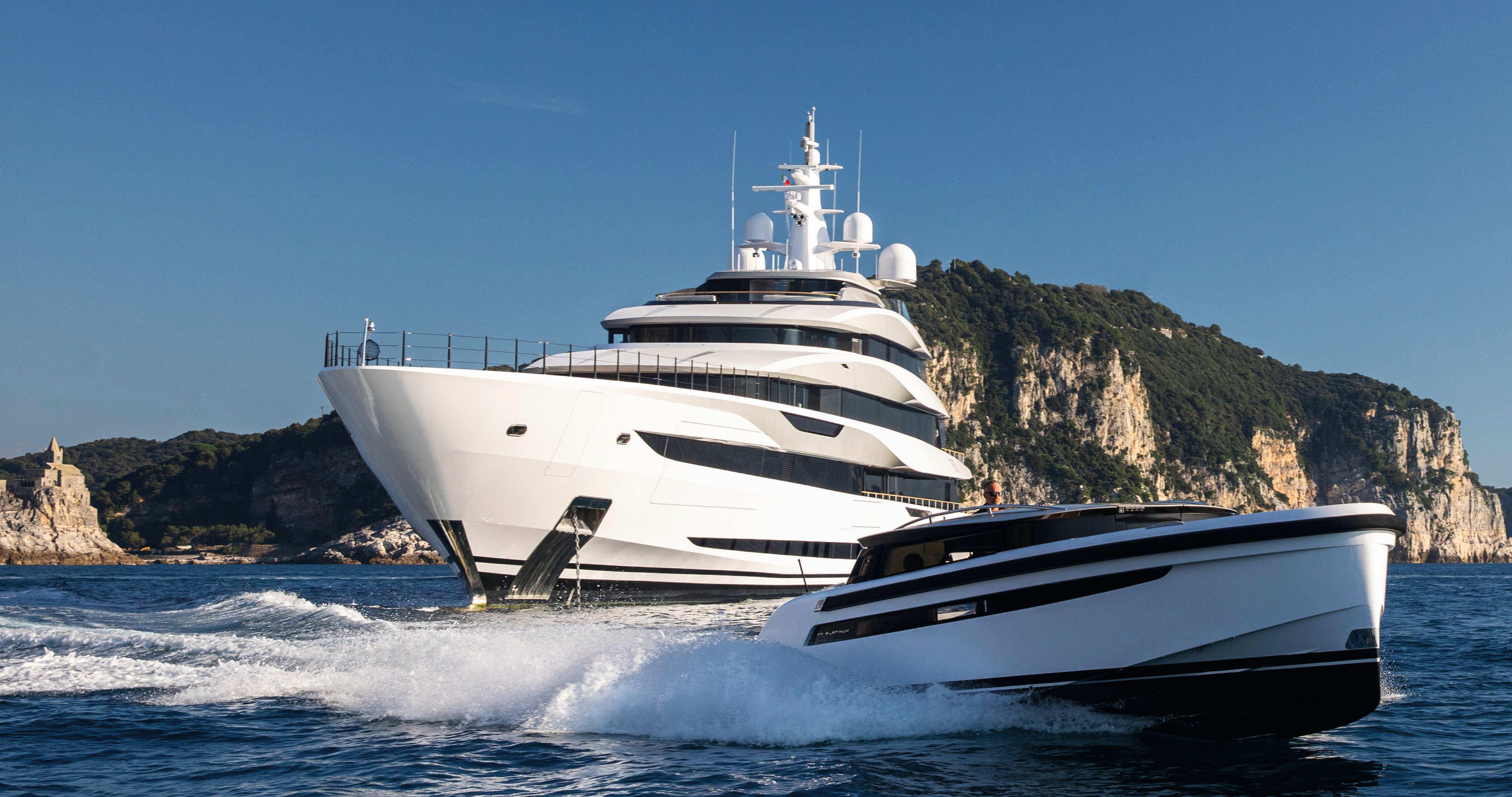 Platinum from the side on the water