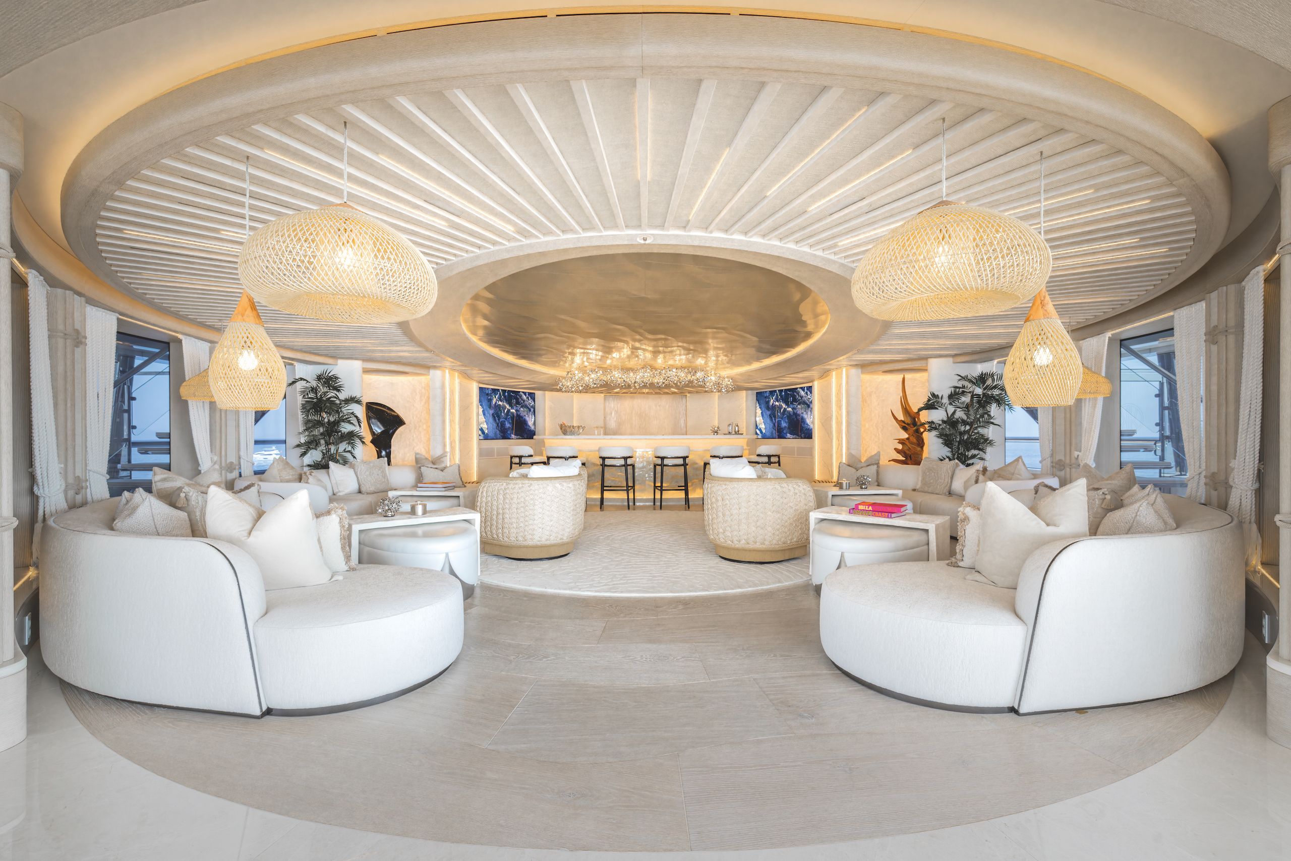 Lounge area on Lürssen Kismet