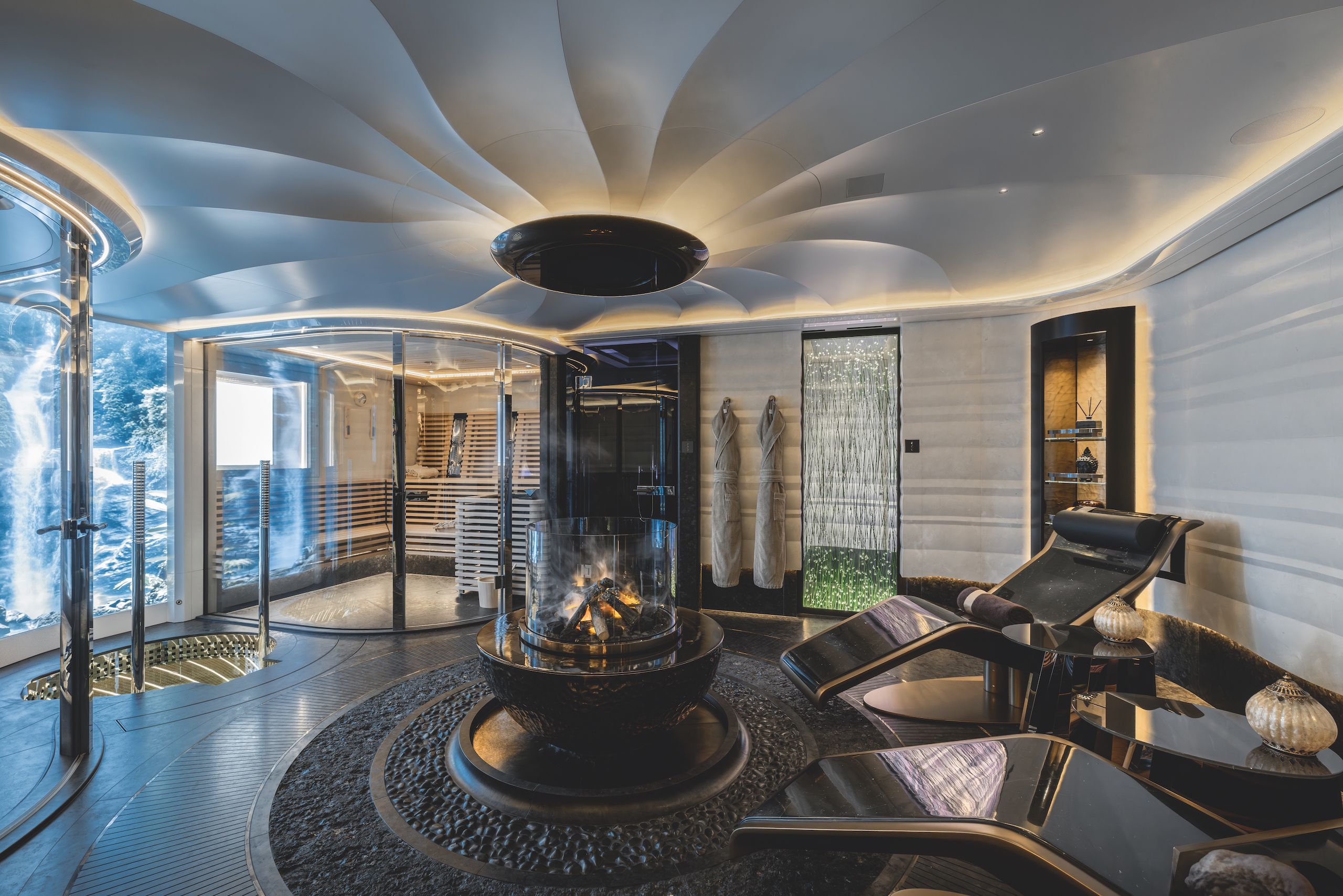 Spa lounge on Lürssen Kismet