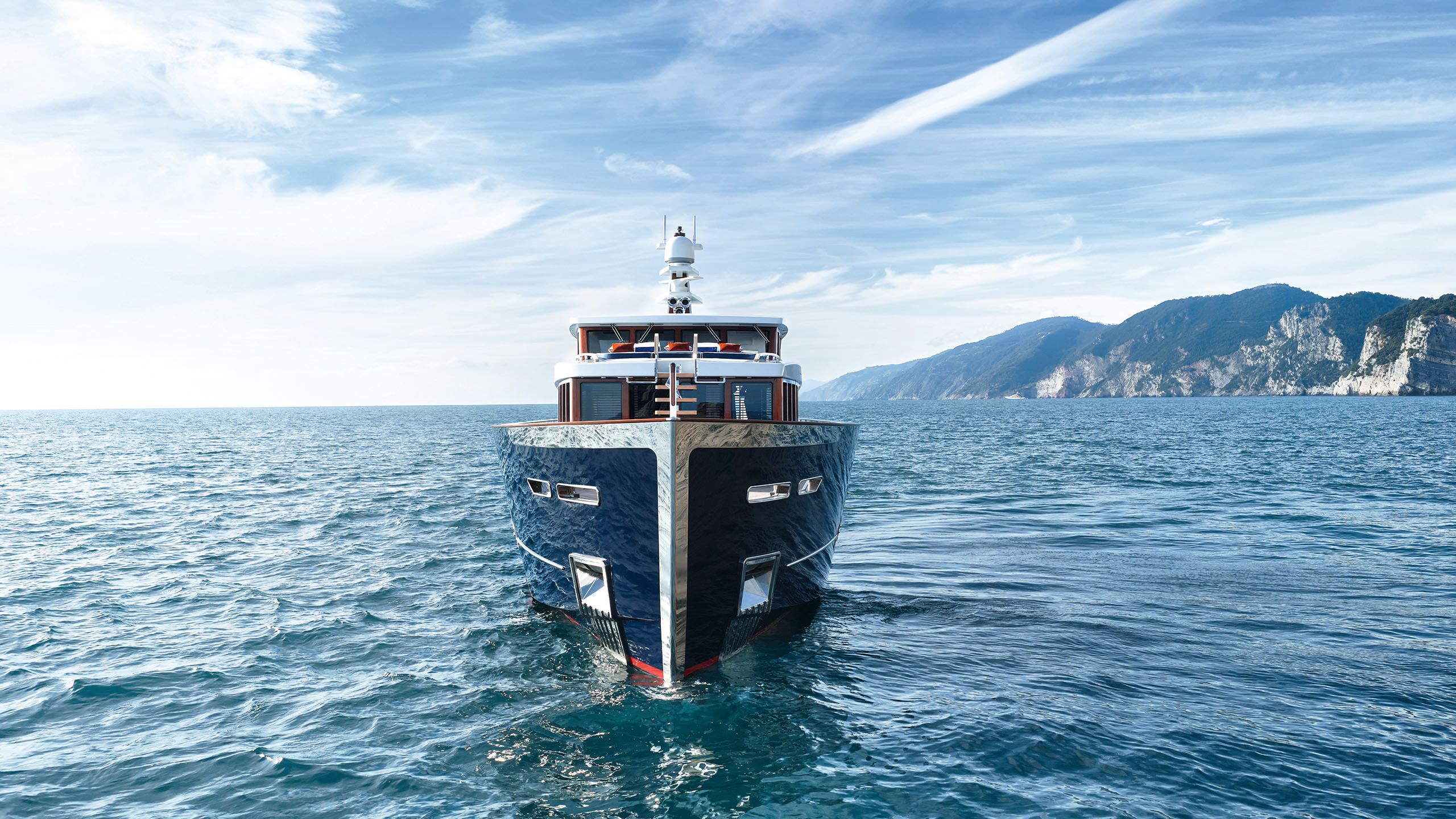 Front end shot of Gentleman's Yacht