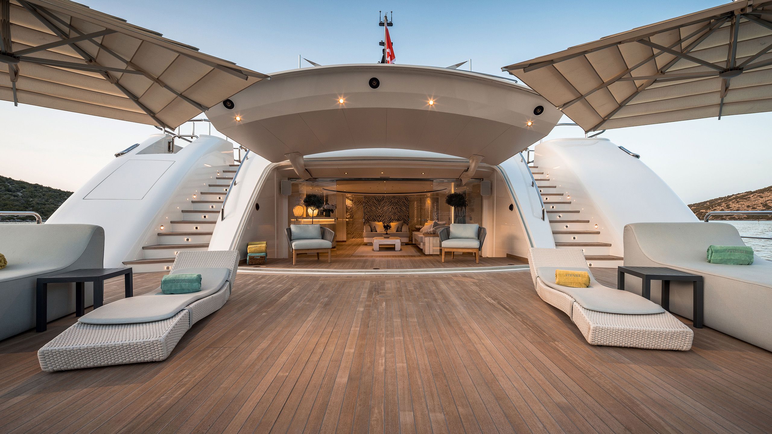 Aft platform