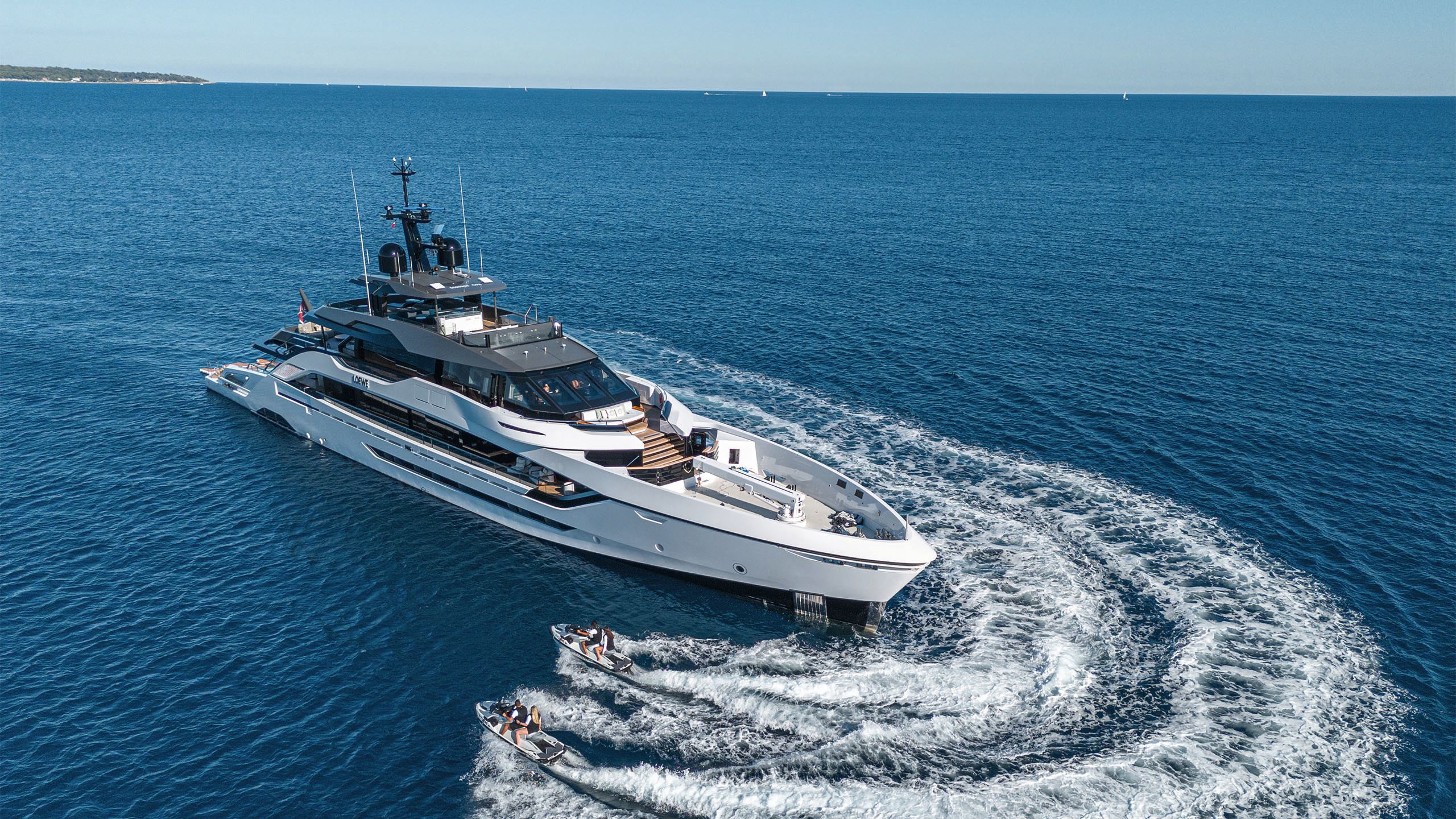 Loewe on the water from above