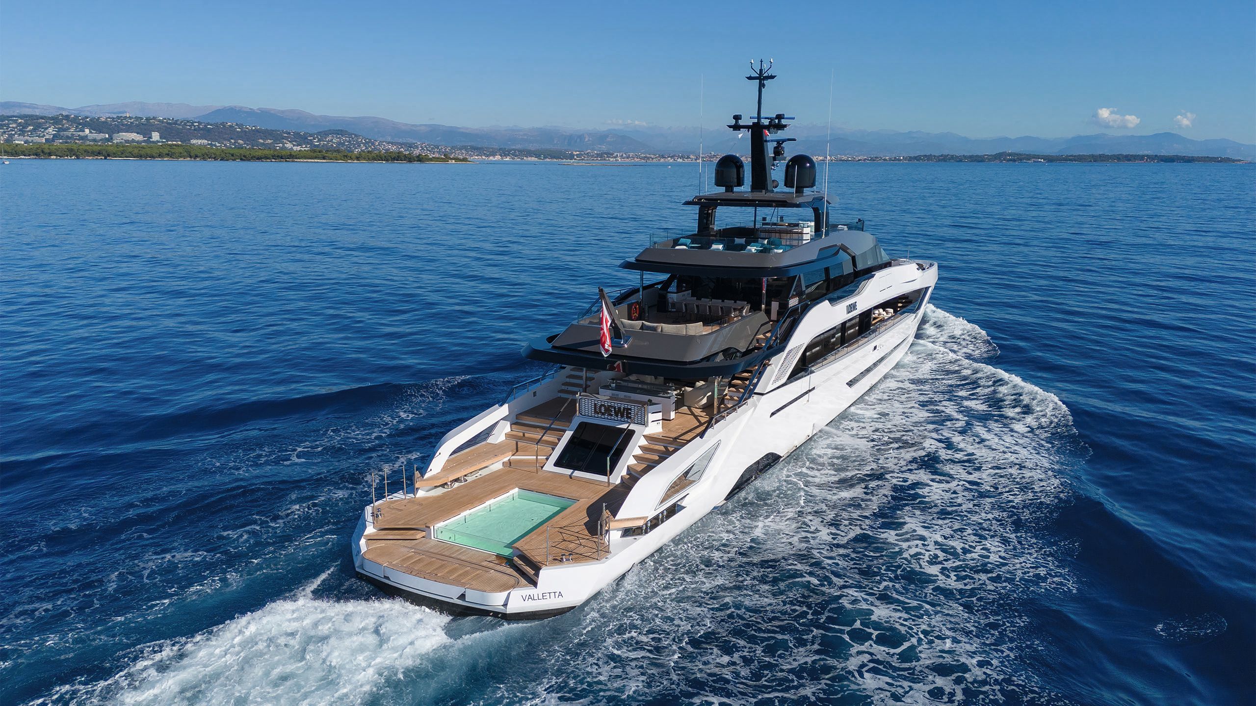 Loewe from back on the water