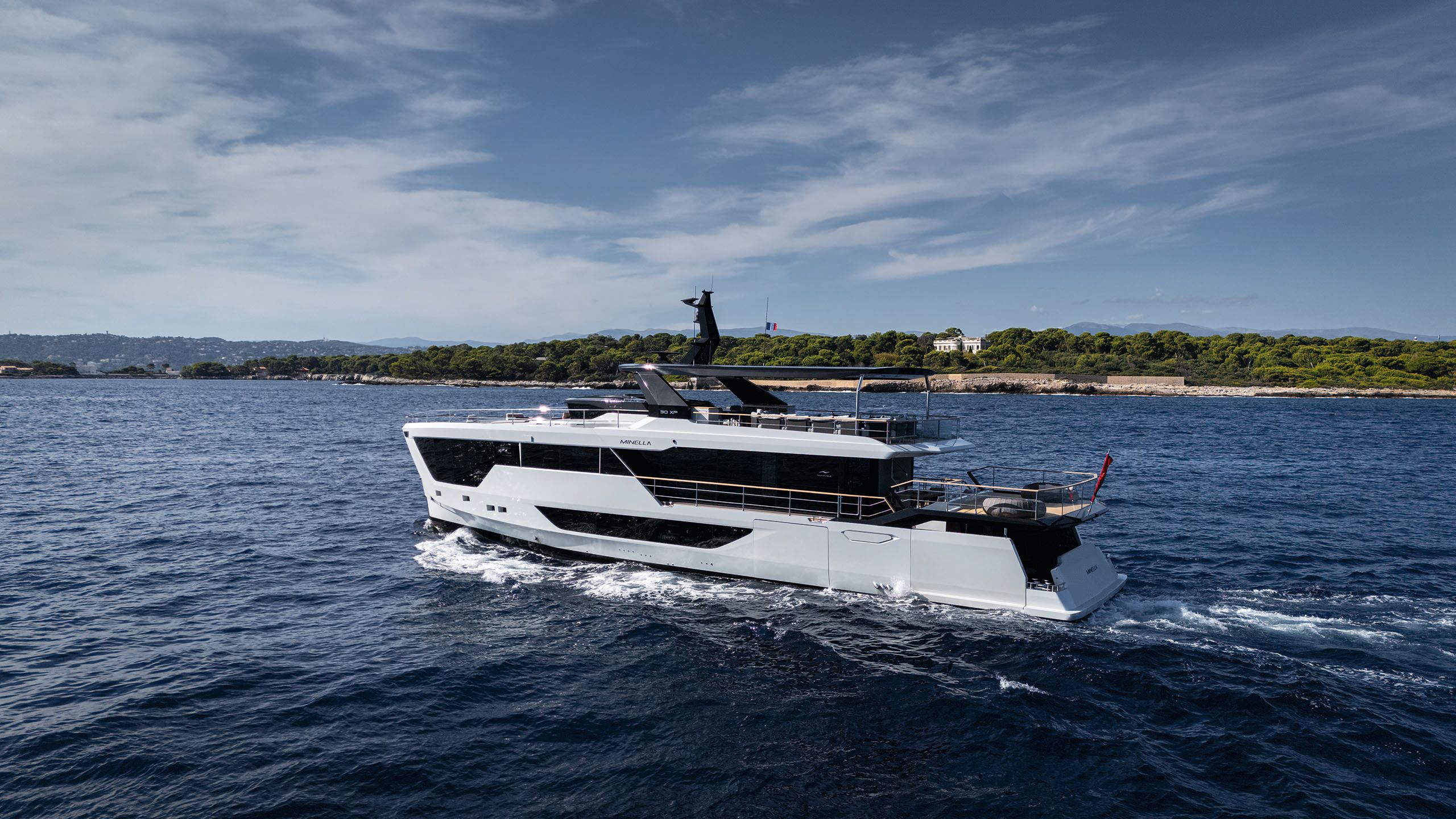 Side view of Minella on the water