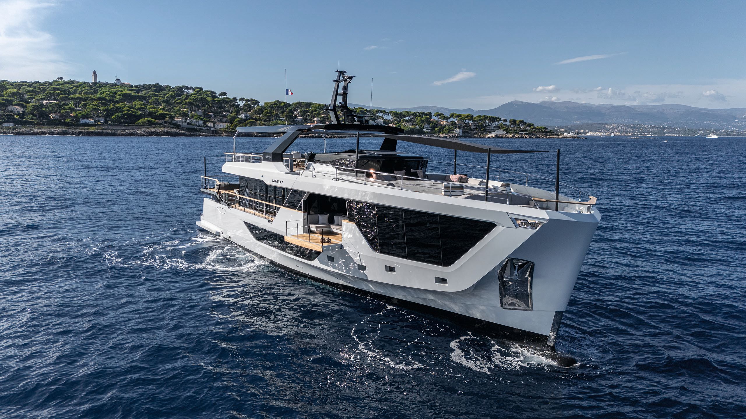 Side view of Minella on the water