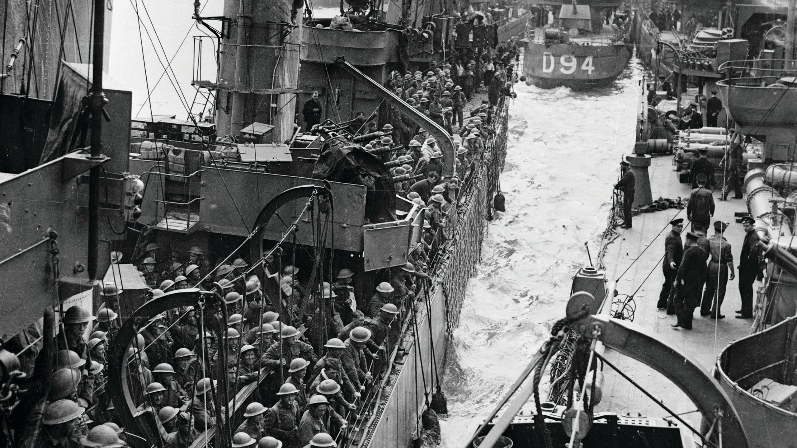 Overhead view of ships filled with soldiers