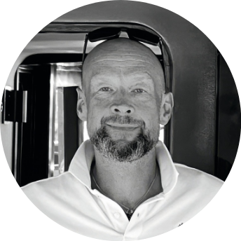 Black and white head and shoulders shot of Leigh Shardlow