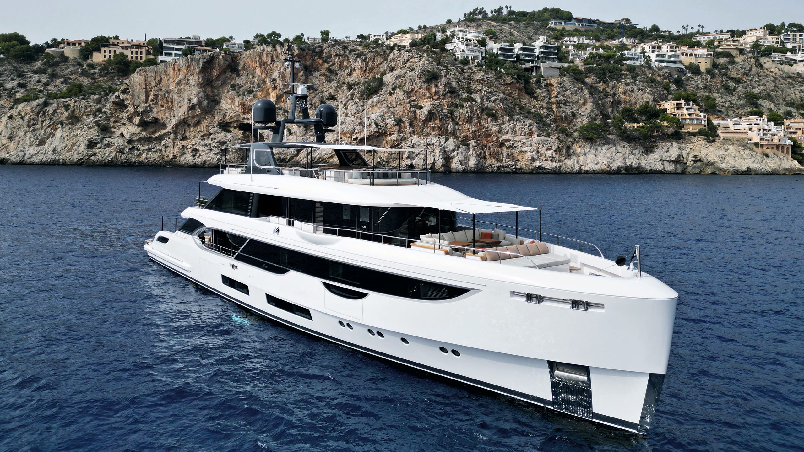 Side view of the boat Maverick
