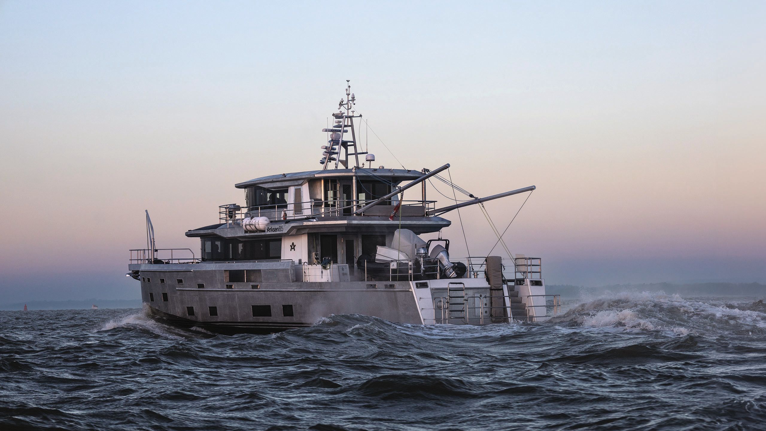 Arksen from the side and on the water at dawn/dusk