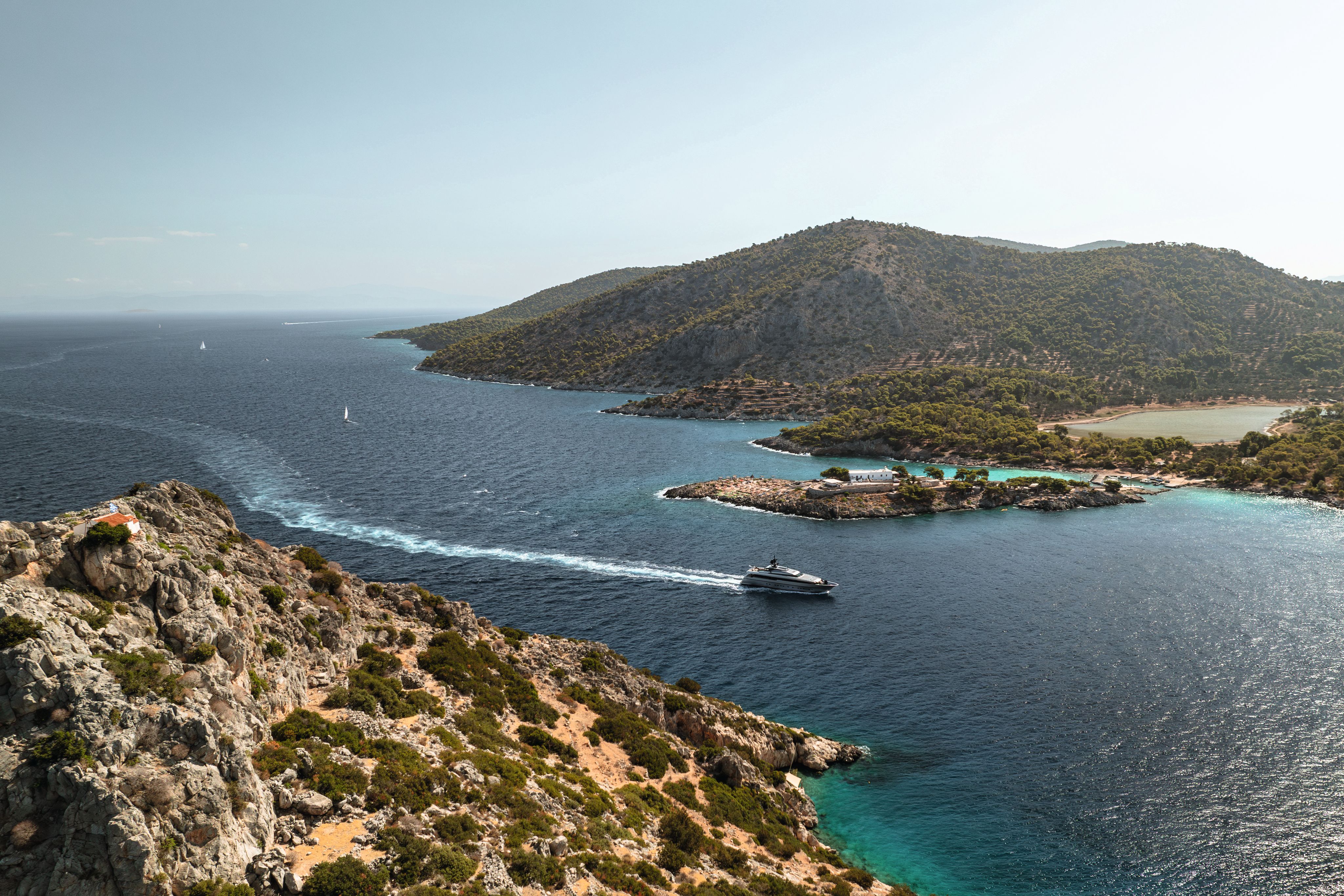 Naia on the water, shot from the front