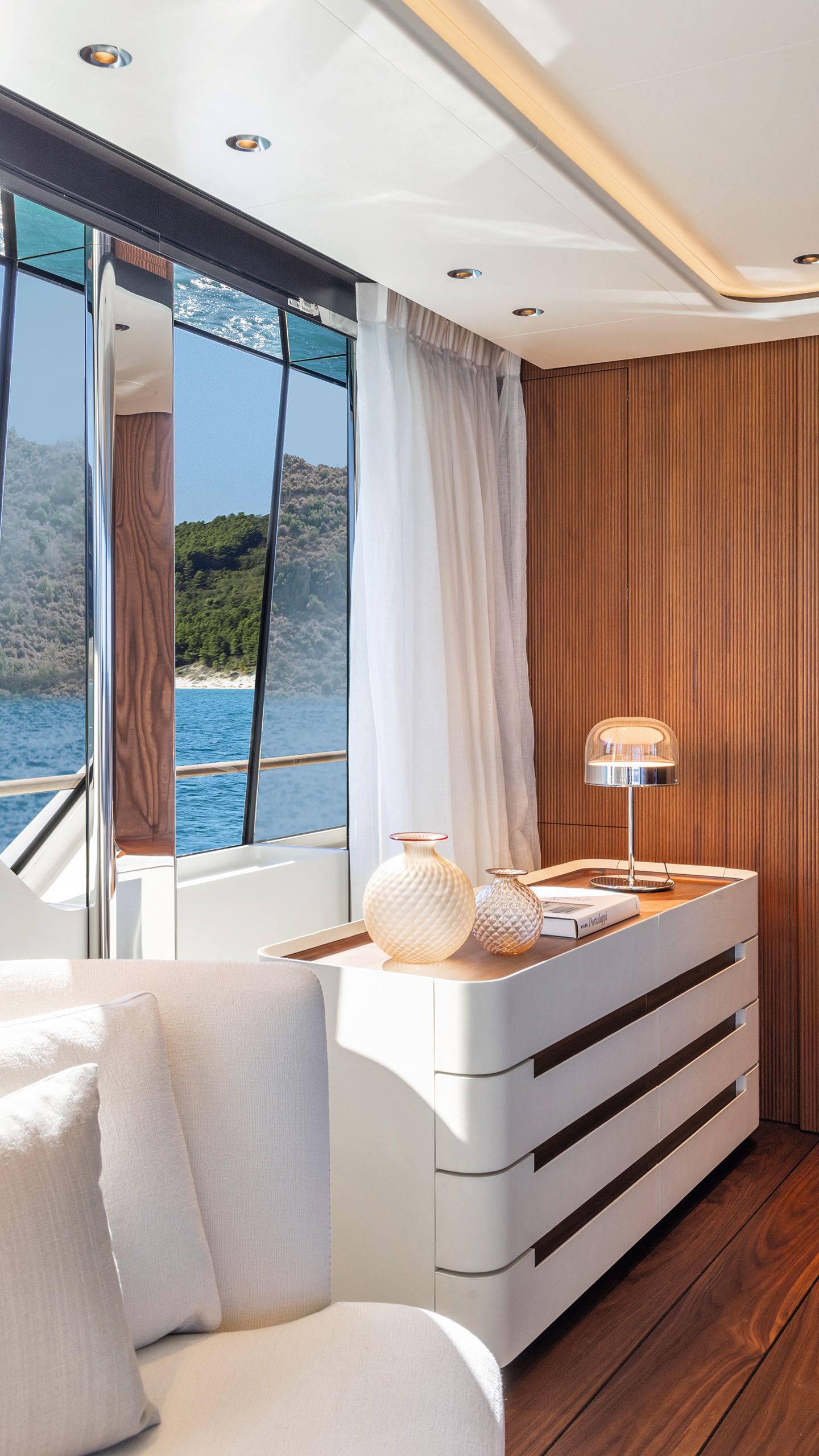 Custom Line interior