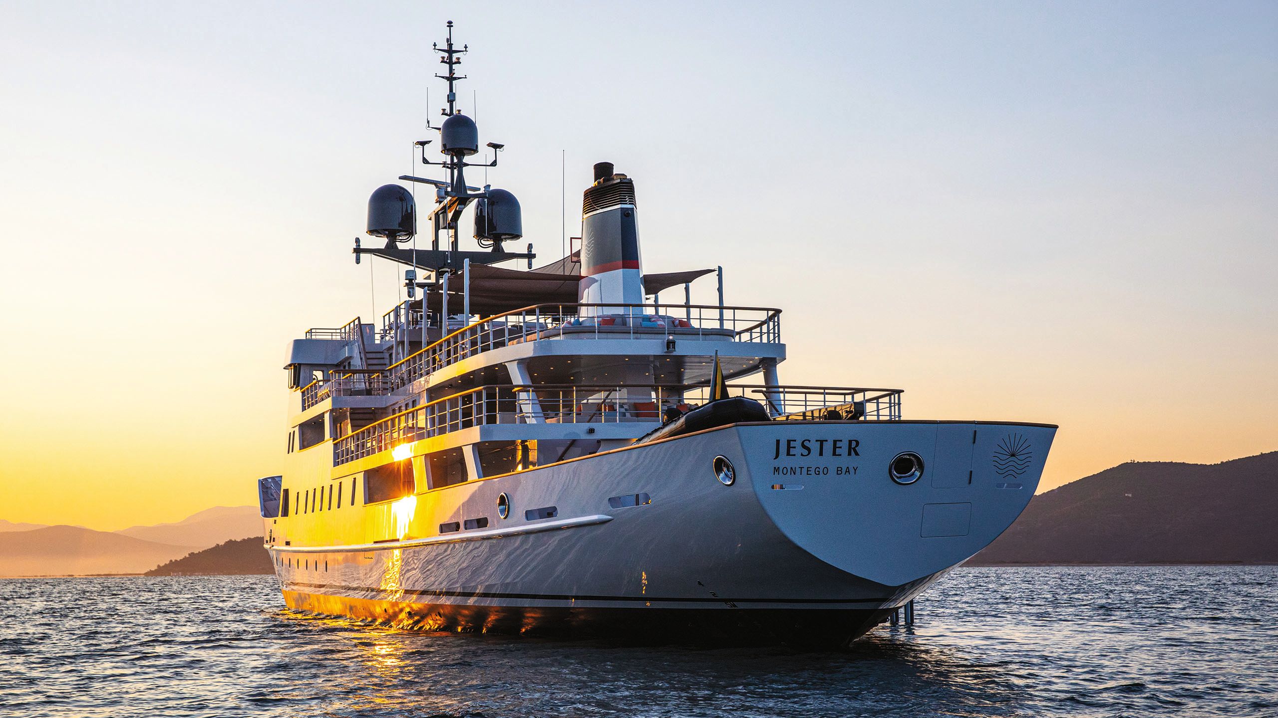 Jester from the front on the water at sunset/sunrise
