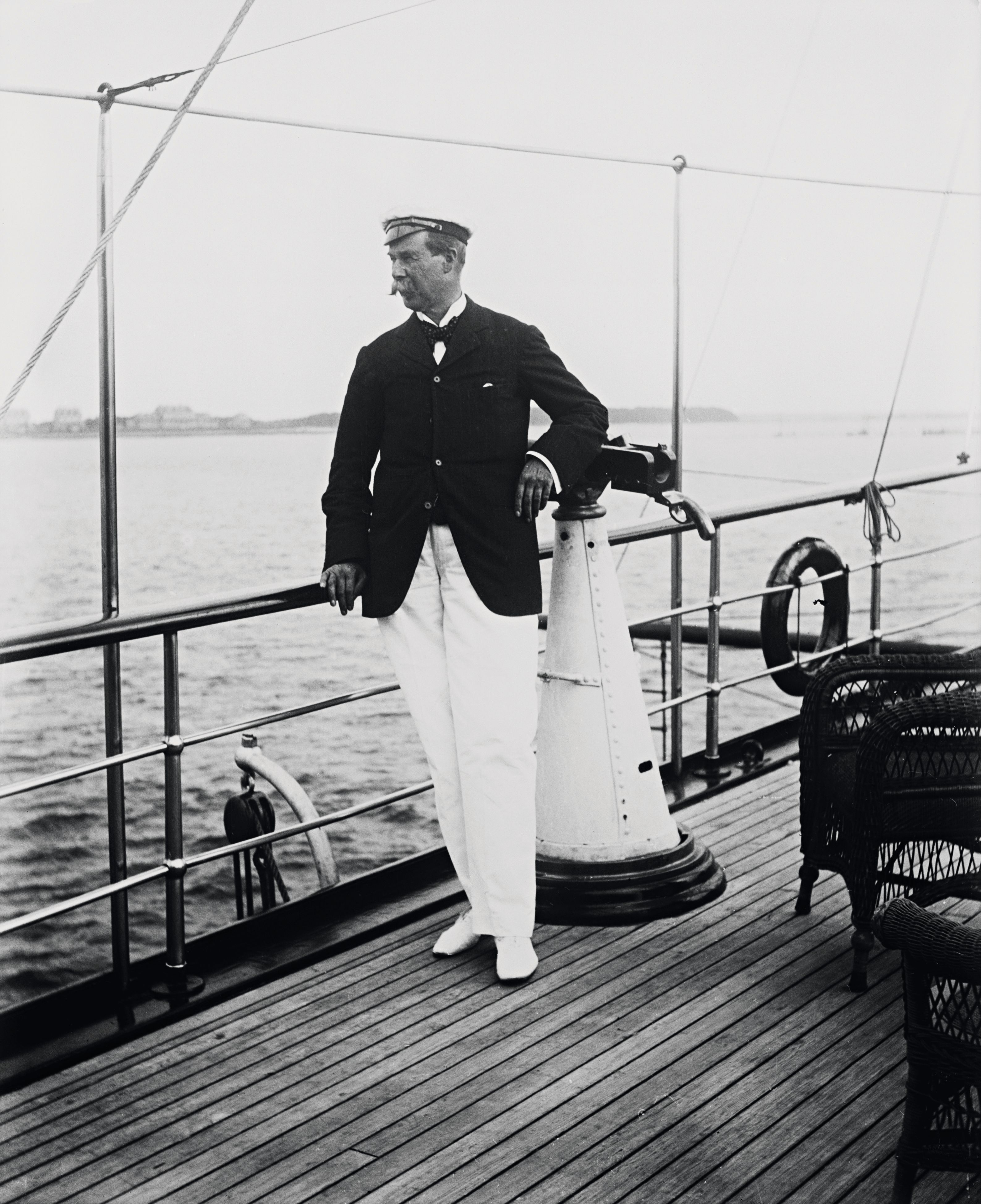 Thomas Lipton on board 