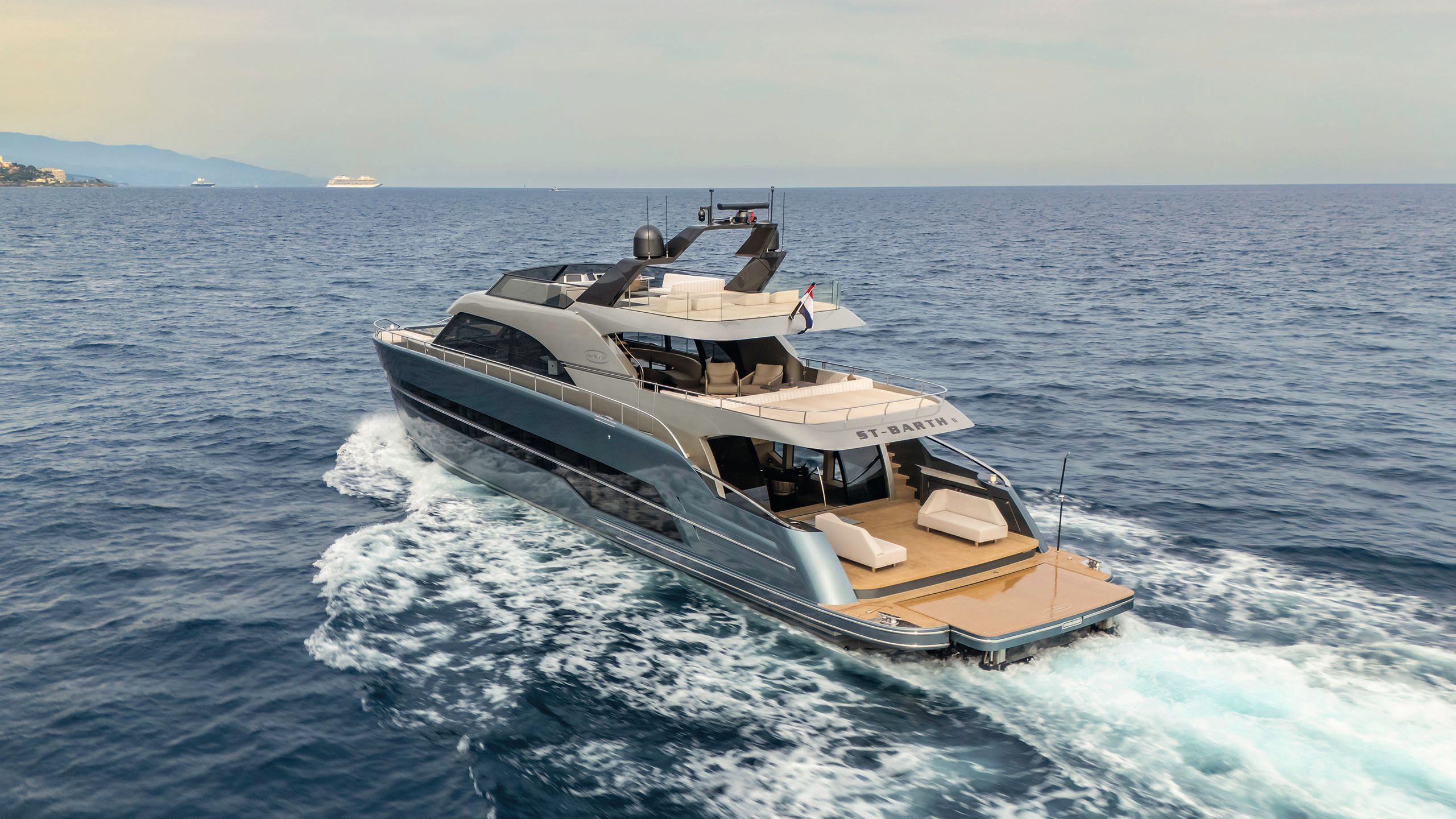 St-Barth 85 Fly on the water from behind