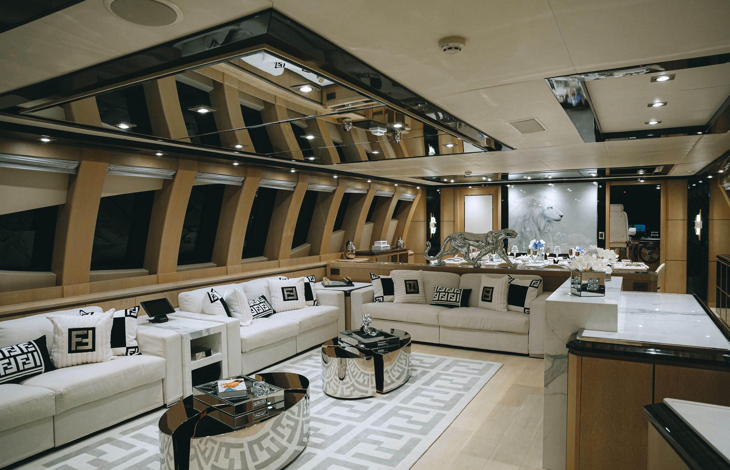AK Royalty interior