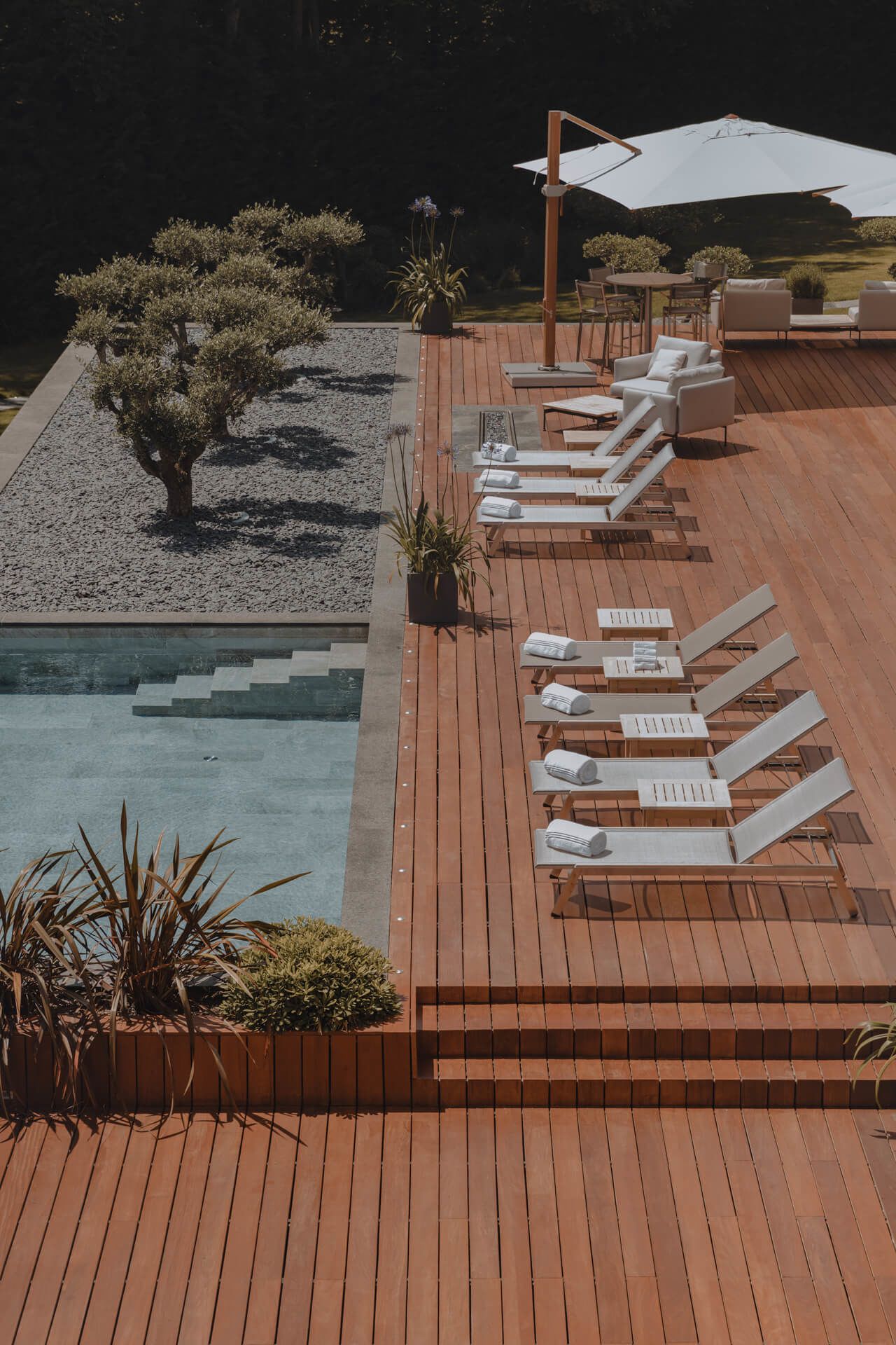 Ultima Grand Villa Geneva pool